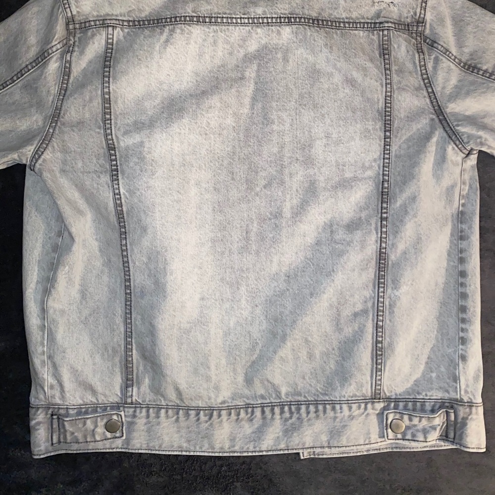 Distressed Denim jacket - Picture 2 of 7